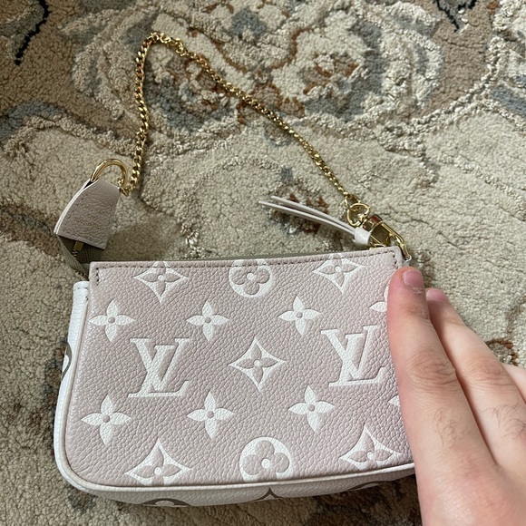 Louis Vuitton Spring in the City Pouchette - Picture 2 of 3